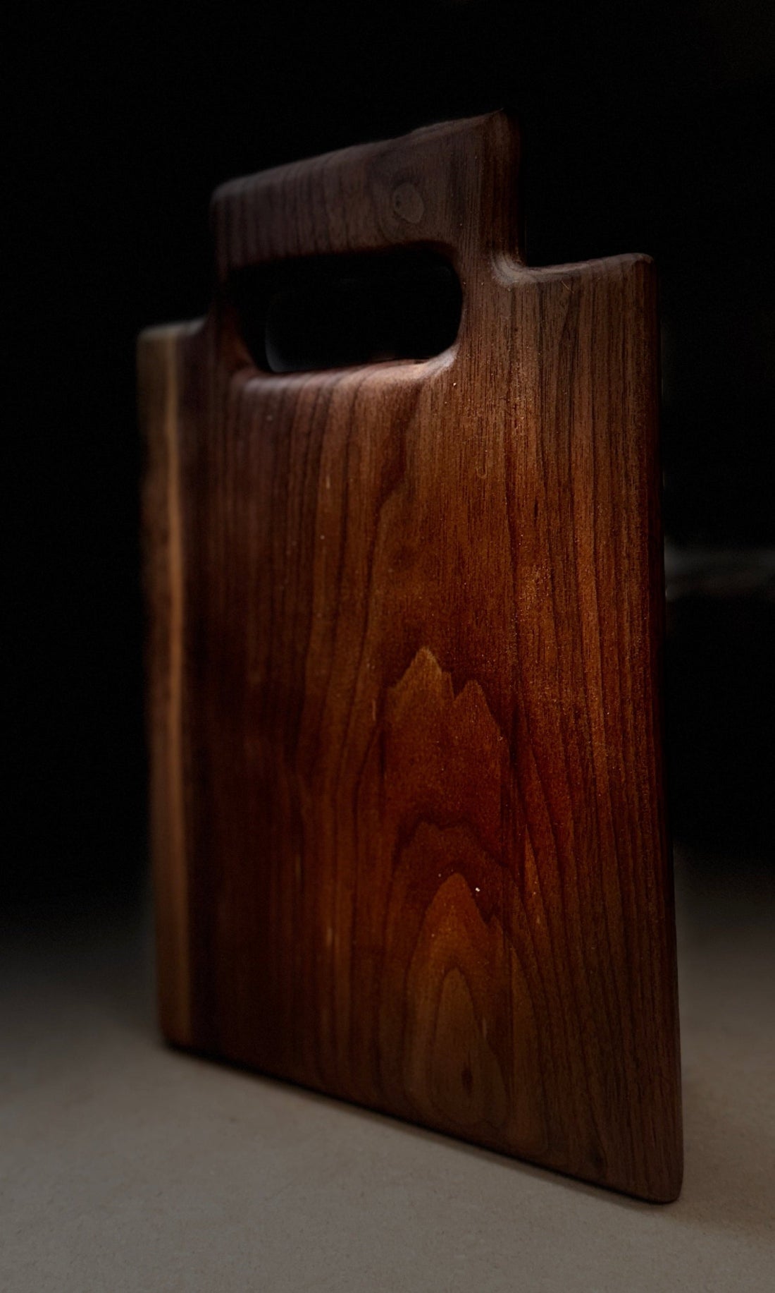 Live Edge Walnut Charcuterie Board – Handcrafted Elegance