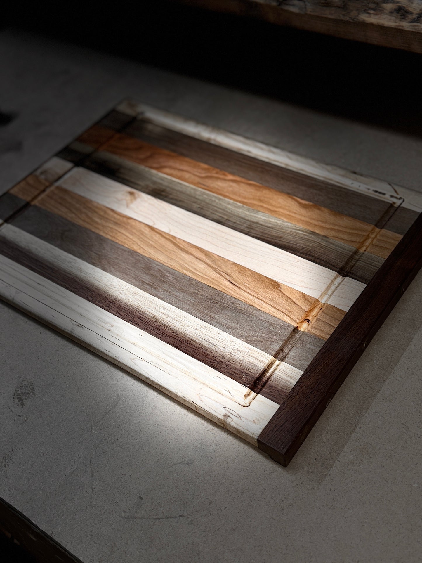 The Artisan's Edge - Premium Hardwood Cutting Board w/Juice Groove