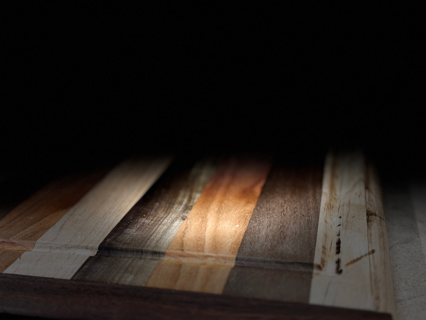 The Artisan's Edge - Premium Hardwood Cutting Board w/Juice Groove